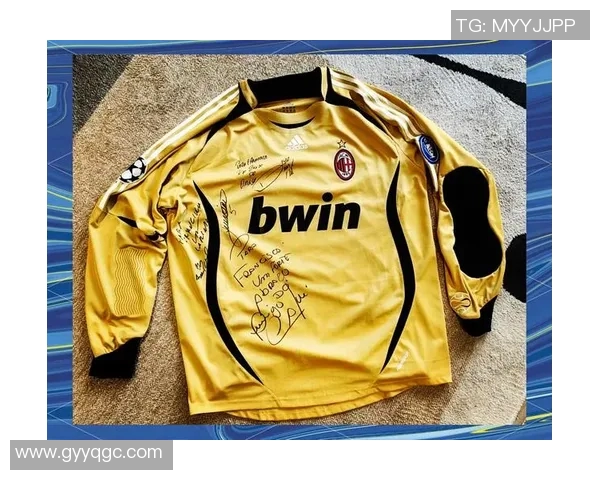 足球传奇卡福与球迷共庆荣耀时刻全新挑战赛上线