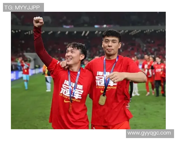 中国足球四字球星闪耀赛场展现拼搏精神点燃无数球迷热血梦想